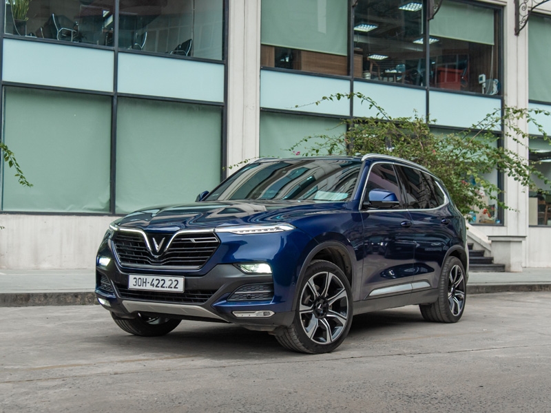VinFast Lux SA Premium 2022 xanh